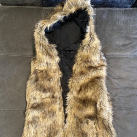 womens volcom snow faux fur hooded vest small NWT - Picture 4 of 10